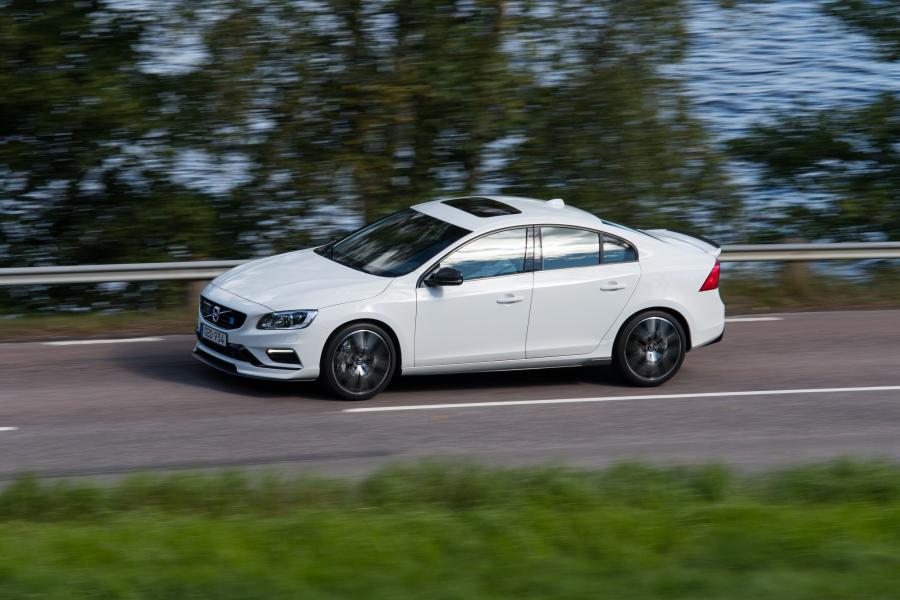  Volvo S60 Polestar 2017 года  (WW) (фото 3 из 10)